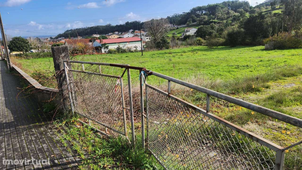 Extenso terreno, em Pernelhas, Parceiros - Leiria - Grande imagem: 5/7