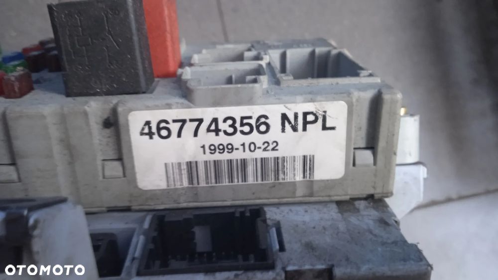 Skrzynka bezpieczników Fiat Punto II 46774356 - 3