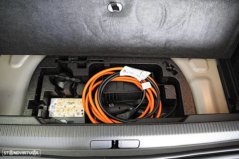 Peugeot e-2008 50 kWh Allure Pack - 19