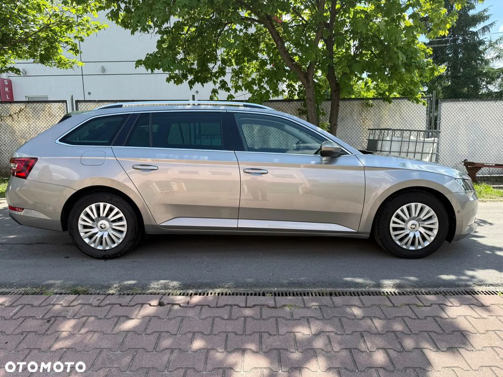 Skoda Superb 2.0 TDI L&K DSG - 15