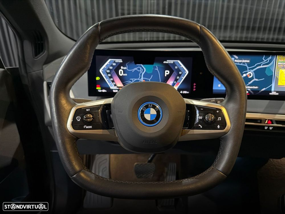 BMW iX xDrive 40 - 21