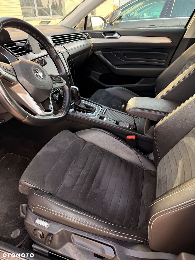 Volkswagen Passat 2.0 TDI Elegance DSG - 9