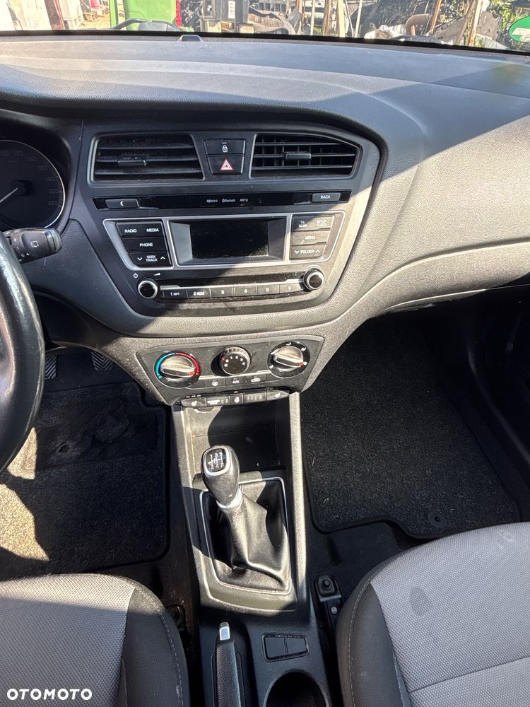 Hyundai i20 - 18