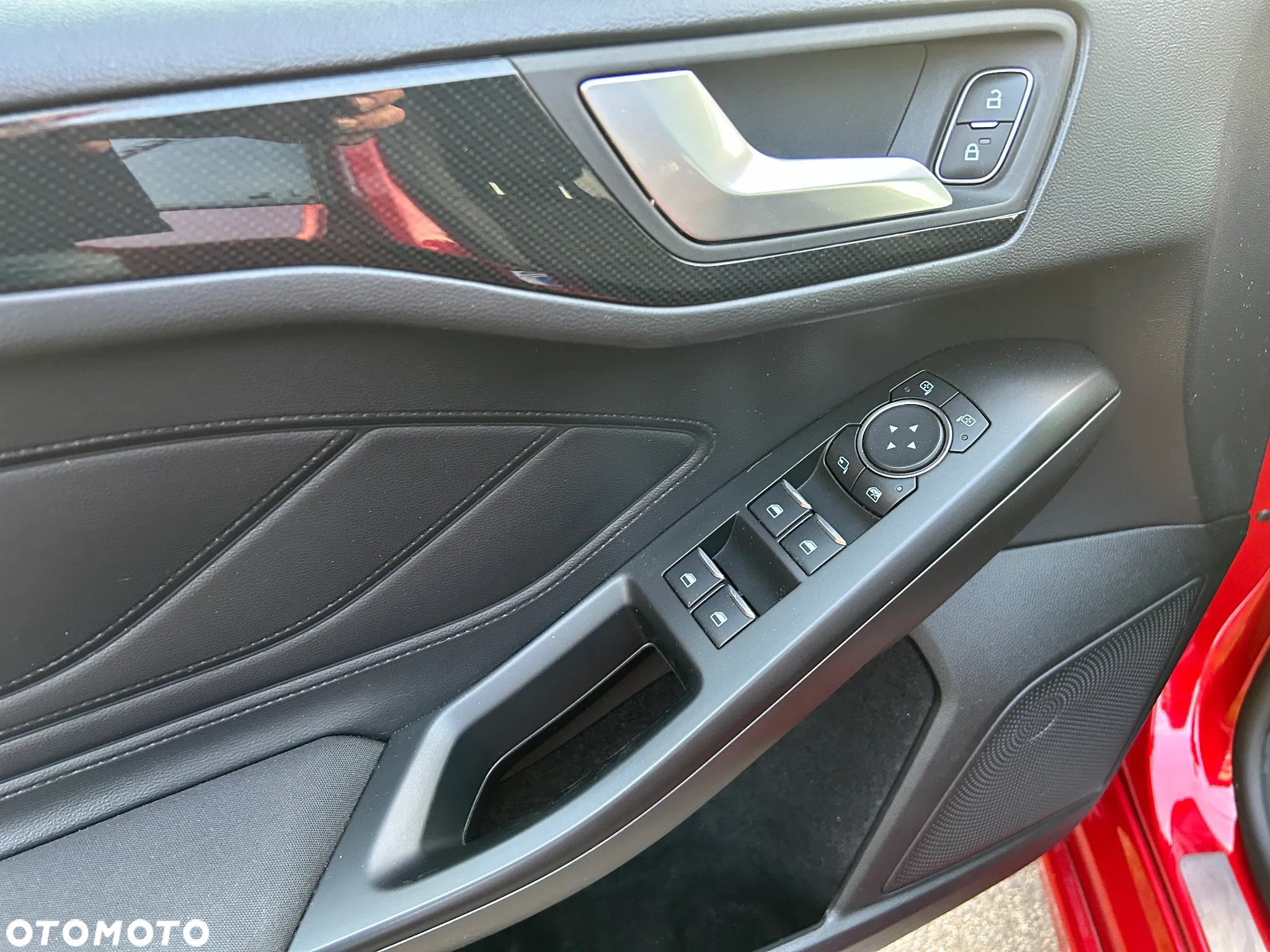 Ford Focus 1.0 EcoBoost Hybrid ST-LINE - 12