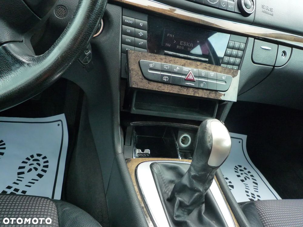 Mercedes-Benz Klasa E 220 CDI T Avantgarde - 21