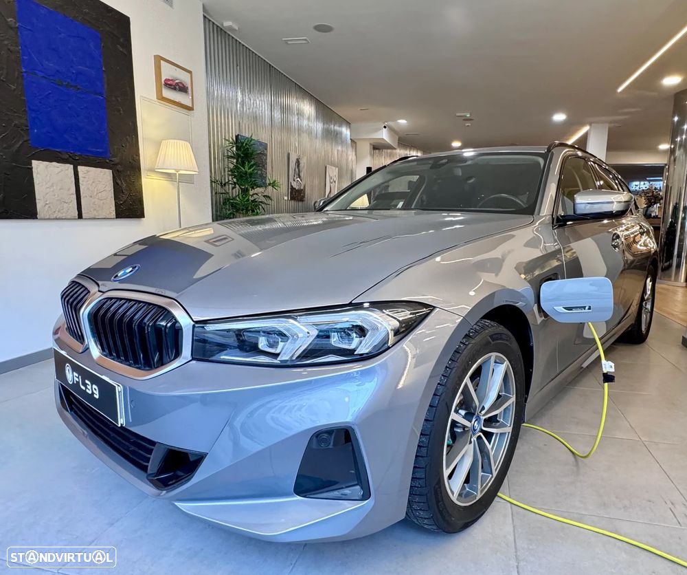 BMW 320 e Touring Corporate Edition Auto - 28