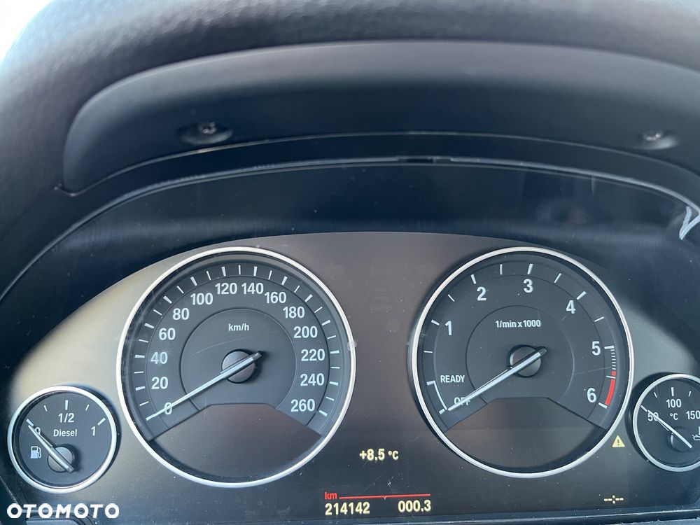 BMW Seria 3 318d xDrive - 17