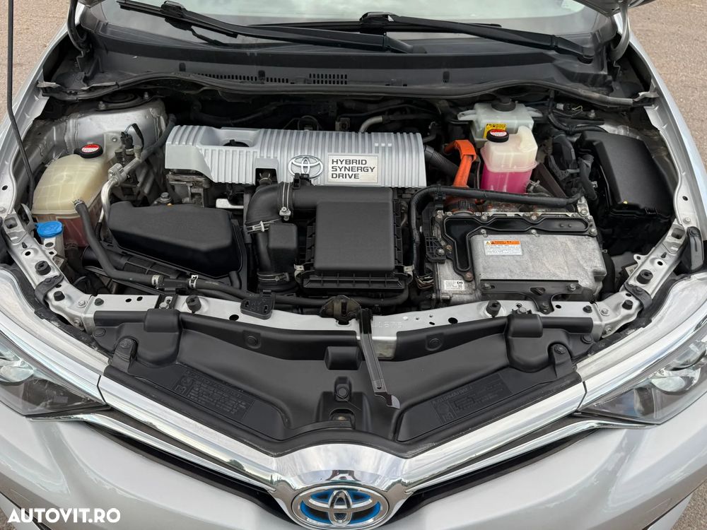 Toyota Auris 1.8 L VVT-i Hybrid Sol + - 27