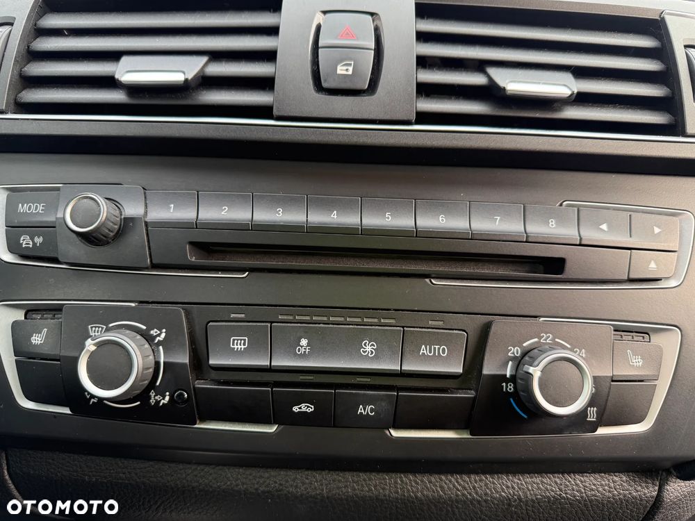 BMW Seria 1 116i - 17