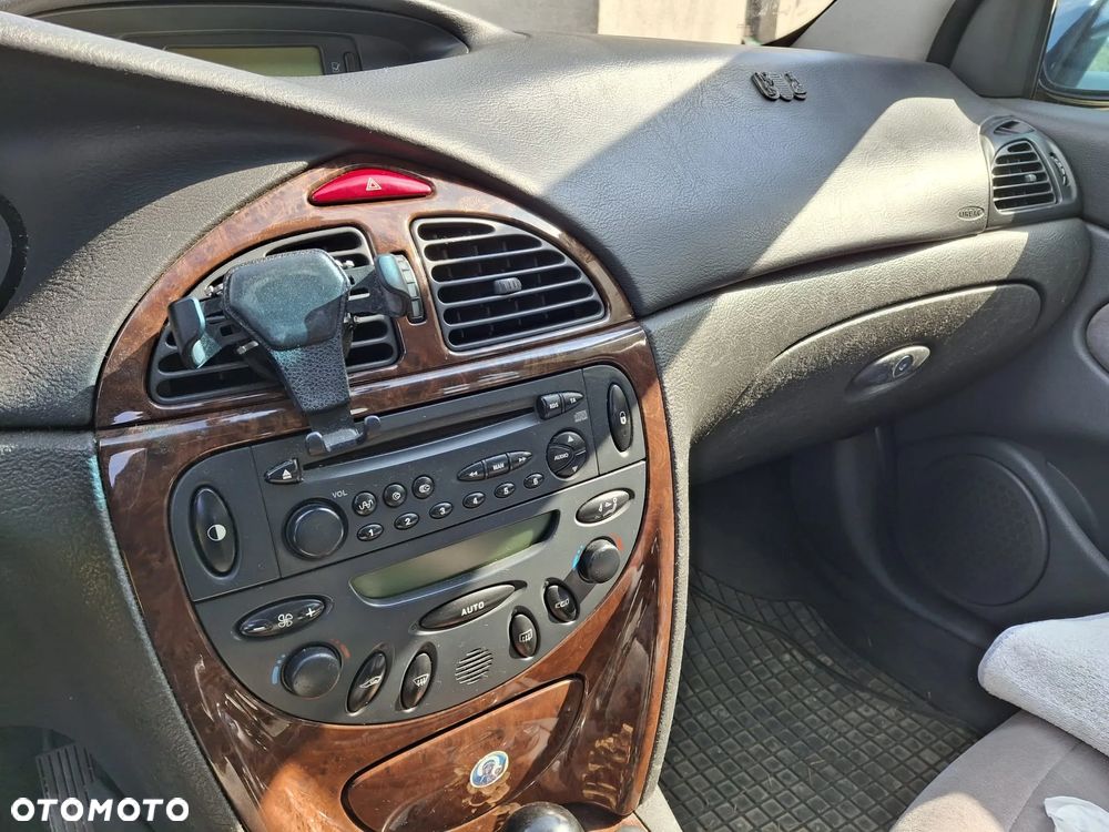 Citroën C5 2.0 HDi X - 8