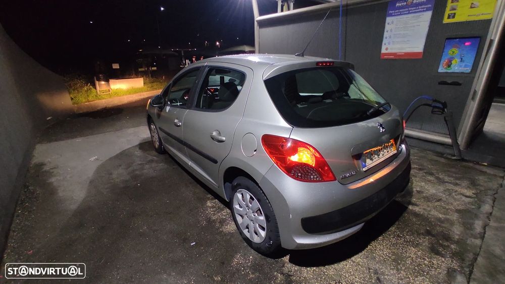 Peugeot 207 1.4 HDi Trendy - 9