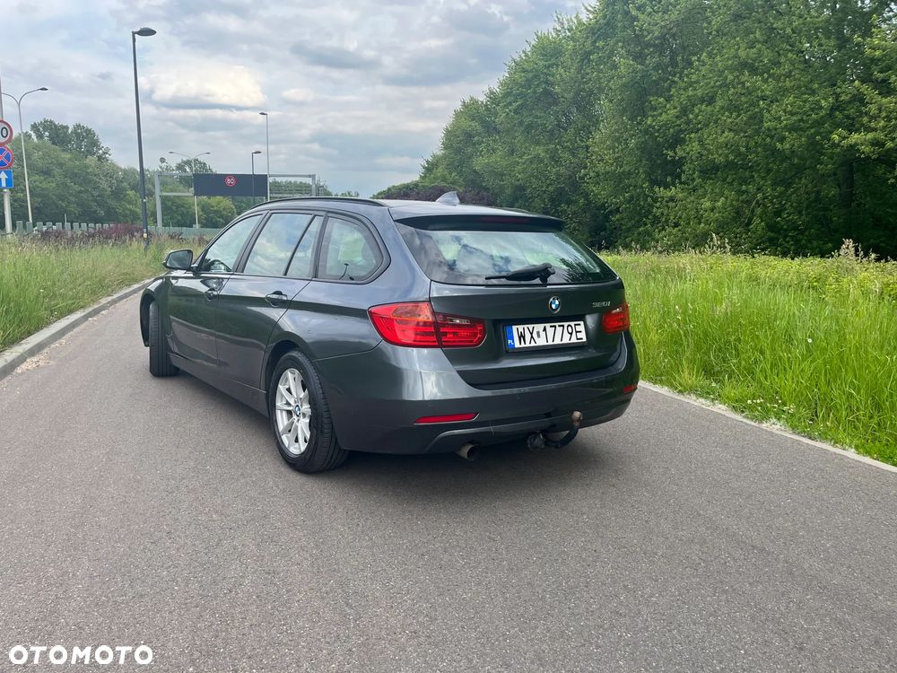 BMW Seria 3 320i Touring xDrive - 3