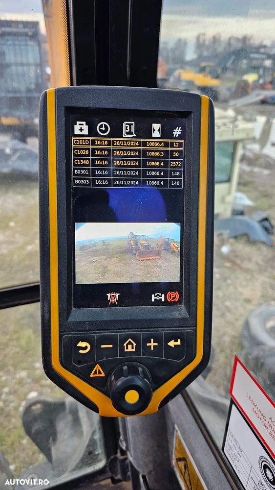 JCB JS 145 W Excavator pe roti - 6