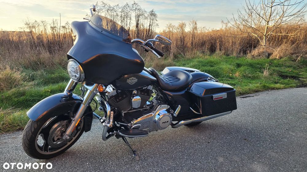 Harley-Davidson Touring Street Glide - 3