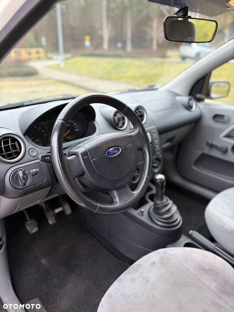 Ford Fiesta - 6