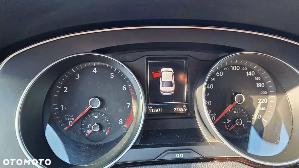 Volkswagen Passat - 4