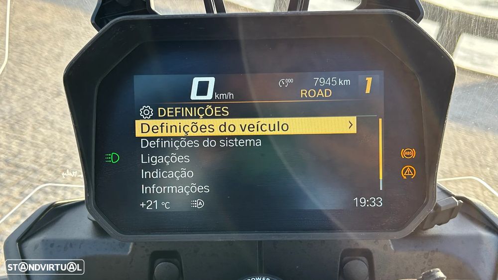BMW F 900 GS Lightwhite / Racing Blue Metalizado (Versão GS Trophy) - 27