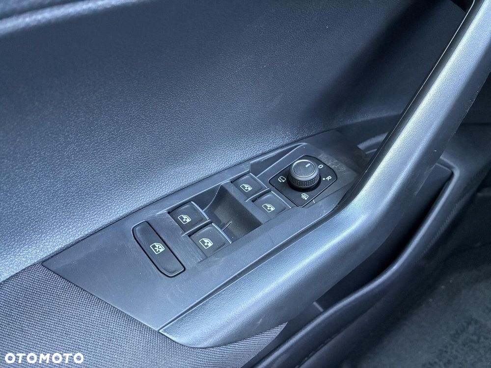 Volkswagen Polo - 23