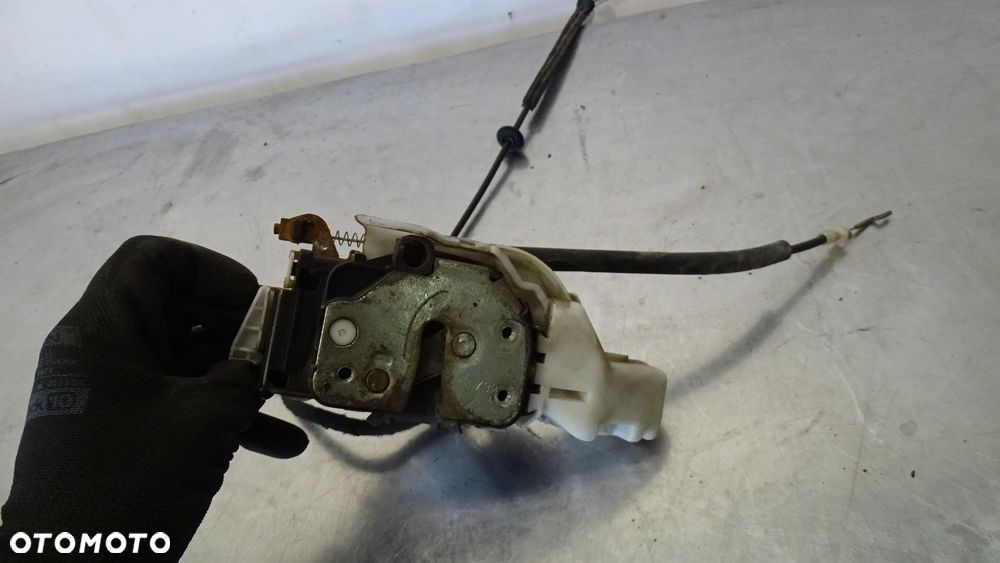 ZAMEK LEWY PRZÓD DRZWI FIAT GRANDE PUNTO 1.4 - 8