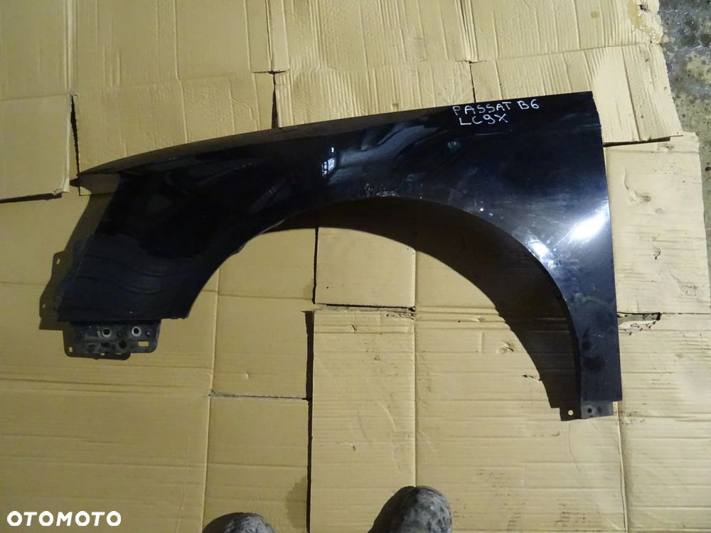 Błotnik Lewy Przód Vw Passat B6 Kombi 2006 LC9X