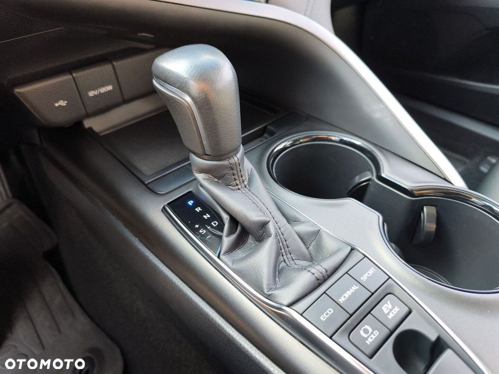 Toyota Camry 2.5 Hybrid Comfort CVT - 21