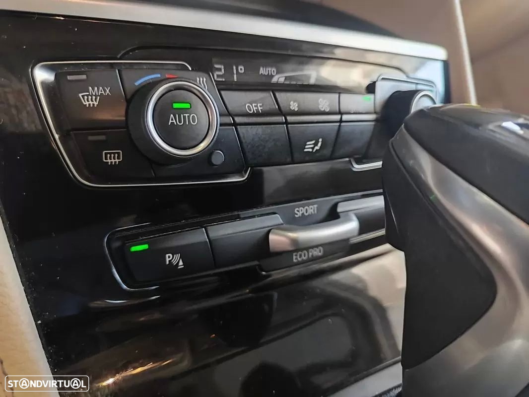 BMW 216 Active Tourer d Line Luxury Auto - 38