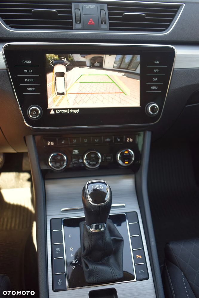 Skoda Superb 2.0 TDI SCR Style DSG - 8