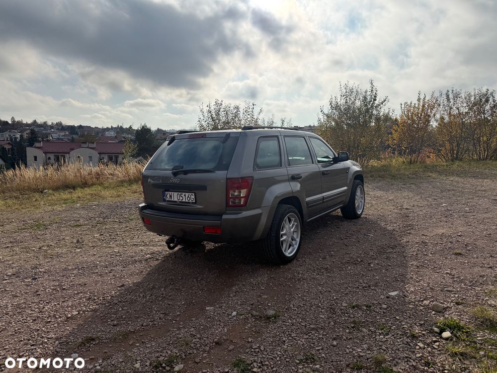 Jeep Grand Cherokee - 19