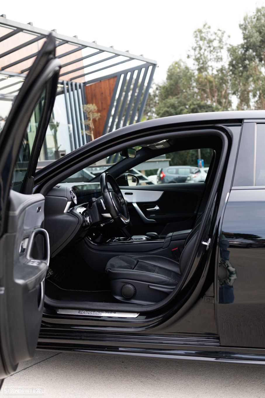 Mercedes-Benz A 250 Limousine e AMG Line - 37