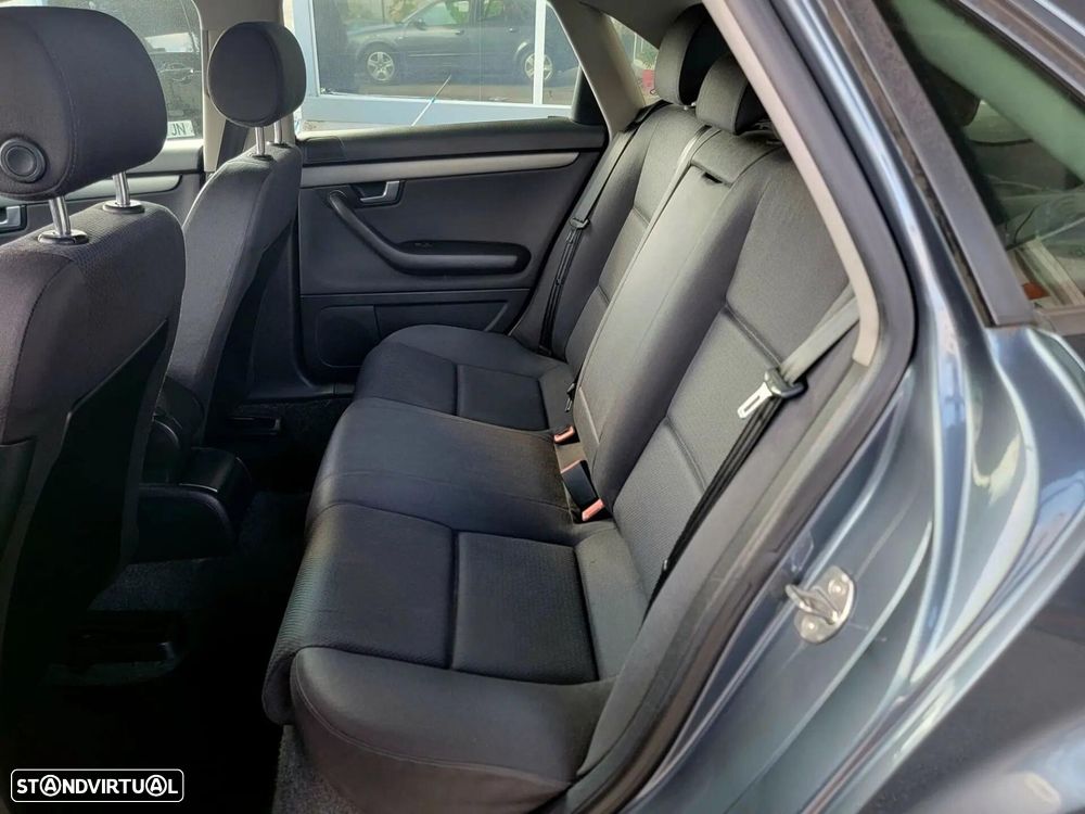 Audi A4 Avant - 10