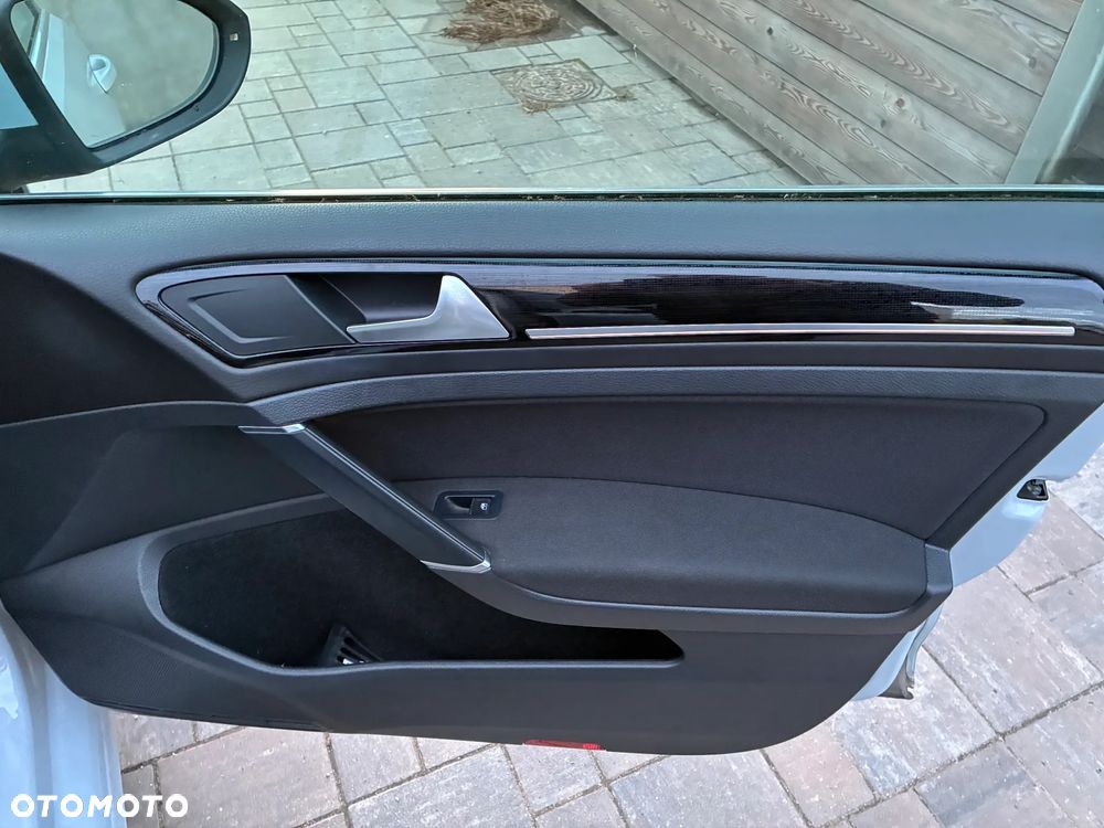 Volkswagen Golf 1.4 TSI BMT Highline - 28