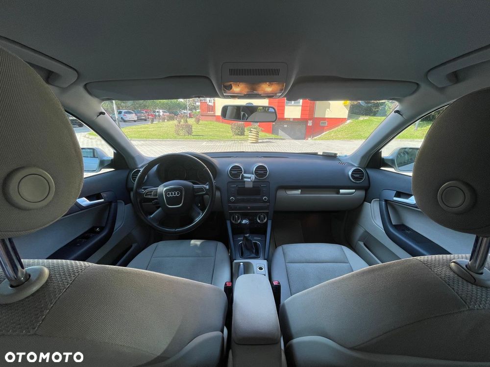 Audi A3 Sportback 2.0 TDI DPF Ambiente - 2