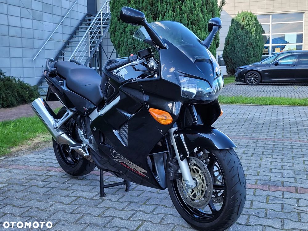 Honda VFR - 14