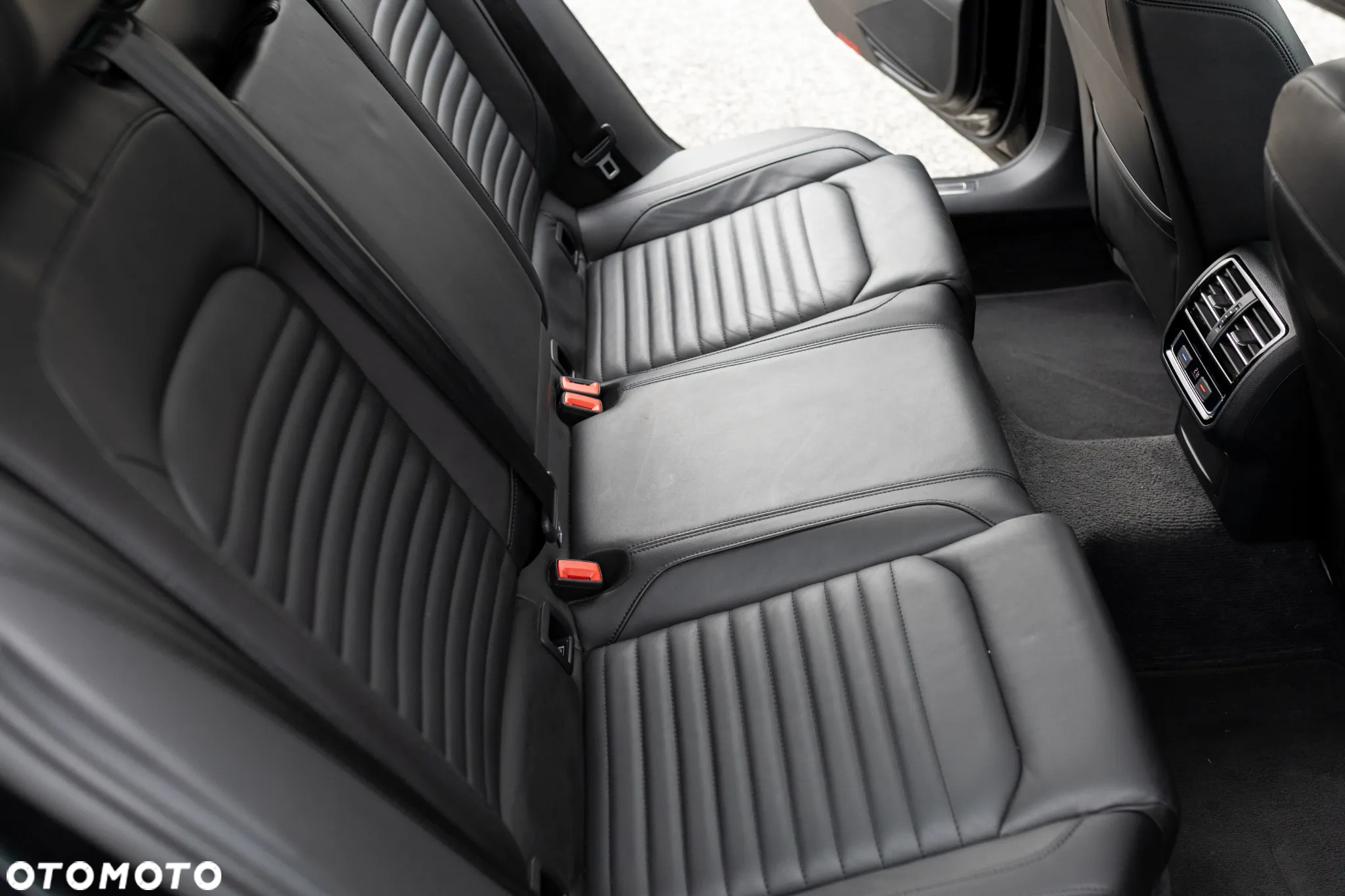 Volkswagen Passat - 15