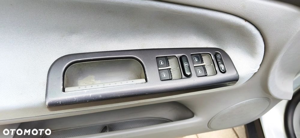 Volkswagen Passat 1.8T Comfortline - 23