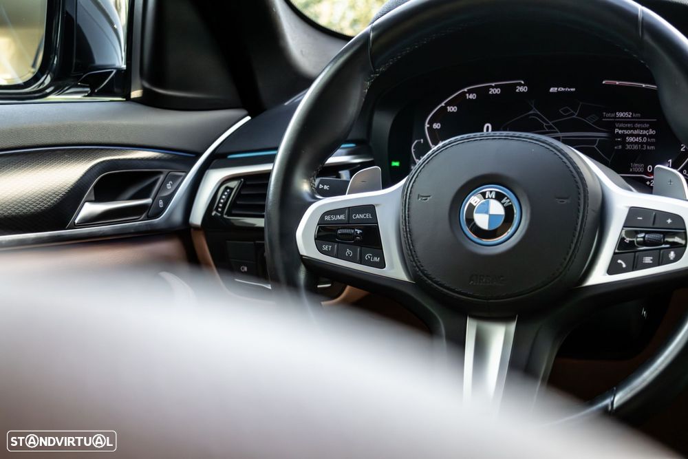 BMW 530 e Pack Desportivo M - 18