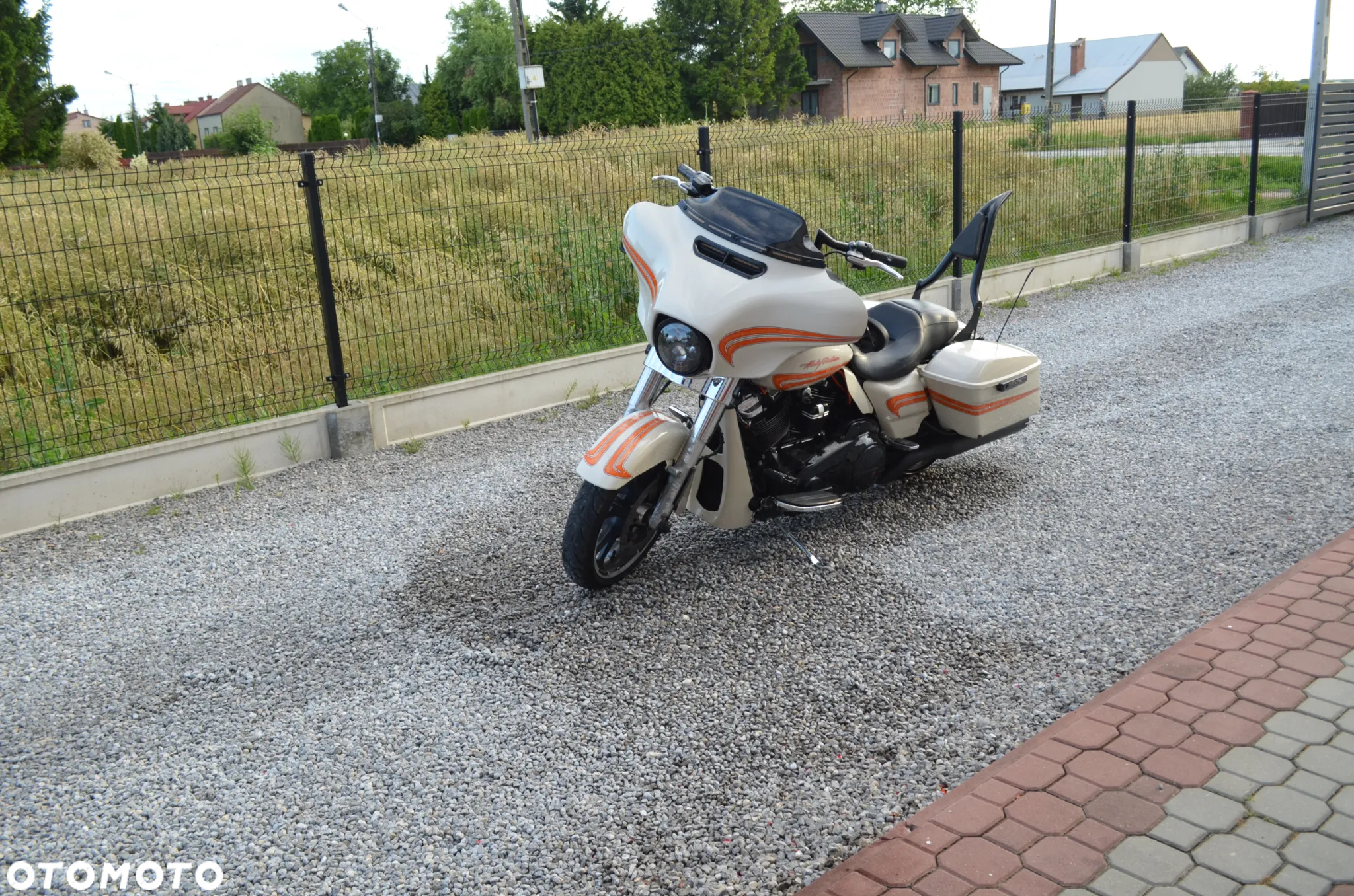 Harley-Davidson Touring Street Glide - 23