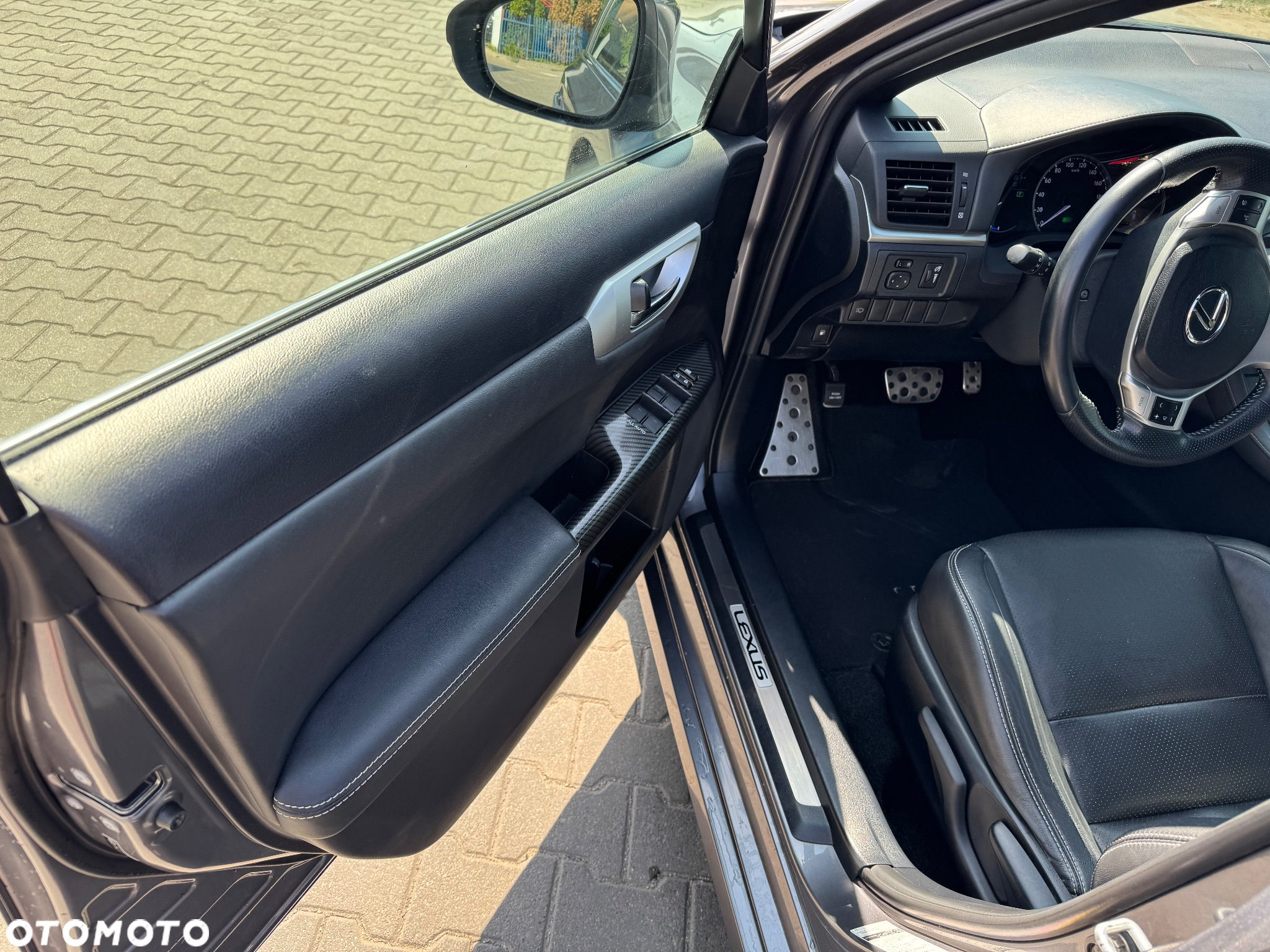 Lexus CT - 16