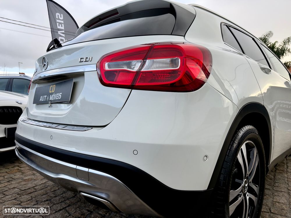 Mercedes-Benz GLA 200 CDI Urban - 16