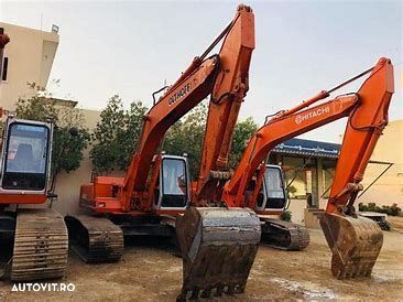 Dezmembrare utilaj de constructii HITACHI EX200LC - 1