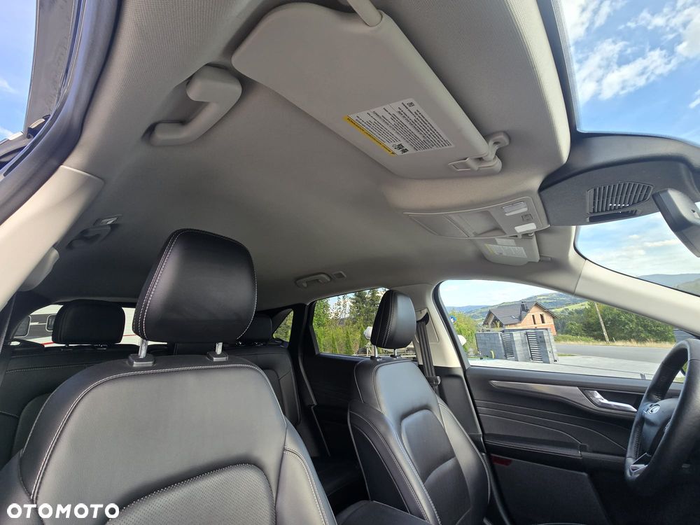 Ford Escape 2.0 EcoBoost AWD Titanium - 23