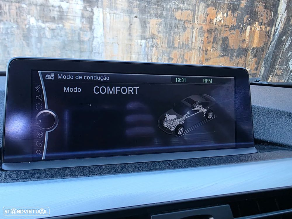 BMW 335 i Aut. Sport Line - 23
