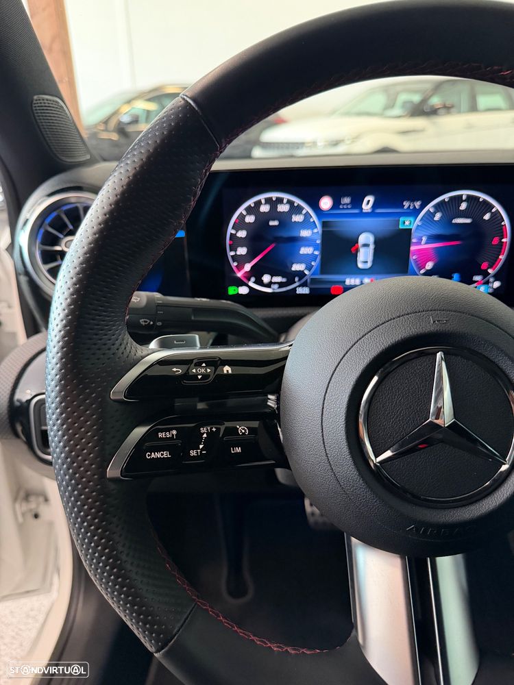 Mercedes-Benz A 200 d 8G-DCT AMG Line - 13