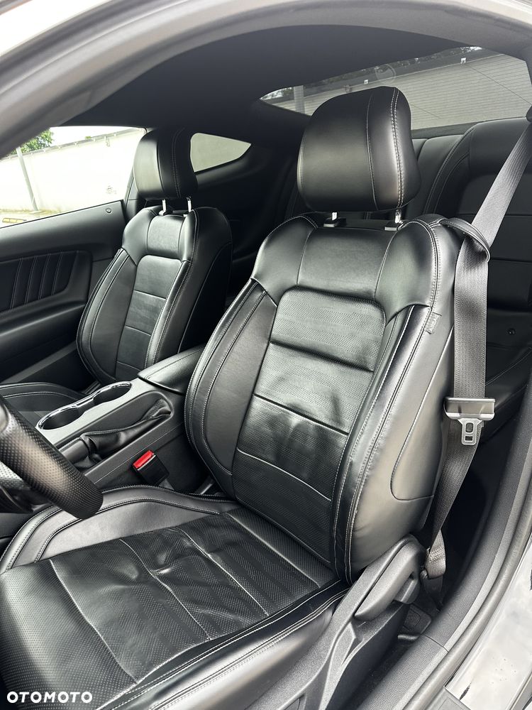 Ford Mustang 5.0 V8 GT - 19