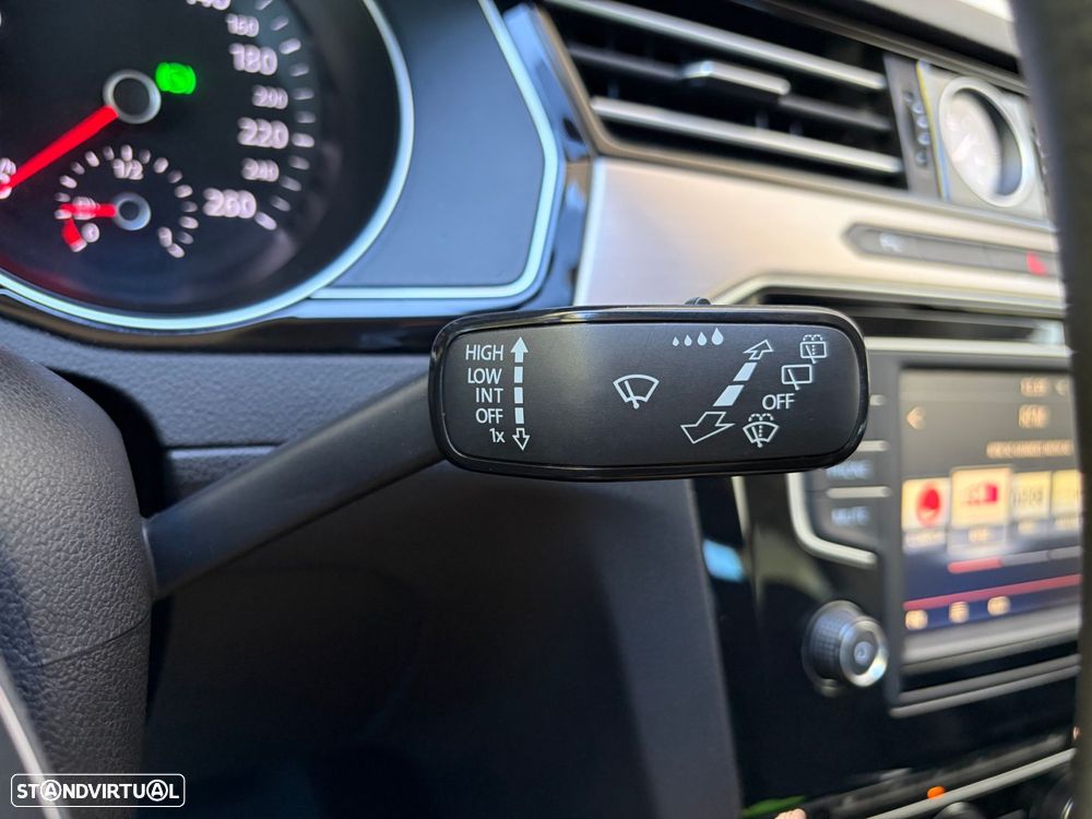 VW Passat Variant 2.0 TDI Highline DSG - 17
