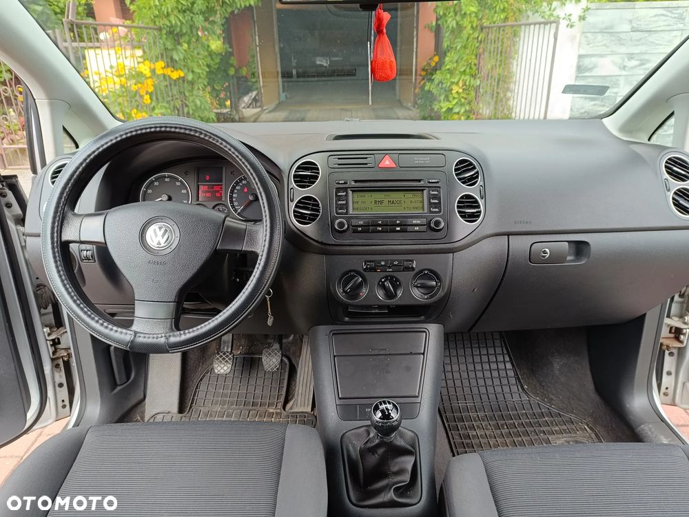 Volkswagen Golf - 11