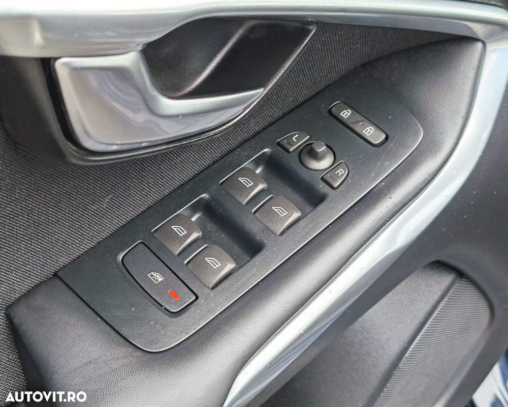 Volvo V40 D2 Kinetic - 17