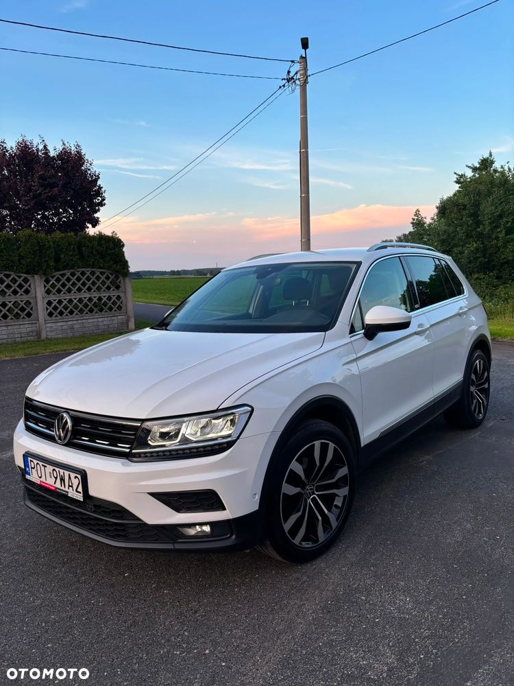 Volkswagen Tiguan - 1