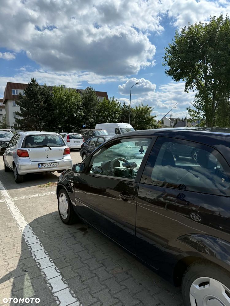 Ford Fiesta 1.3 Ambiente - 4