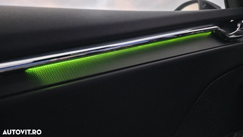 Skoda Octavia Combi 2.0 TDI DSG Tour - 22